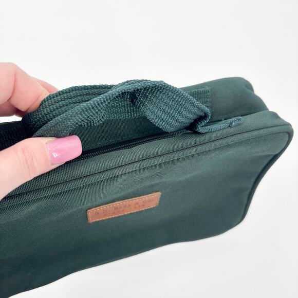 G.H. Bass & Co. Travel Case – Vintage 1970s Green Toiletry Bag, 11"x7"x3" - Picture 4 of 7